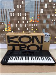 NATIVE INSTRUMENTS KOMPLETE KONTROL S49 account still on it